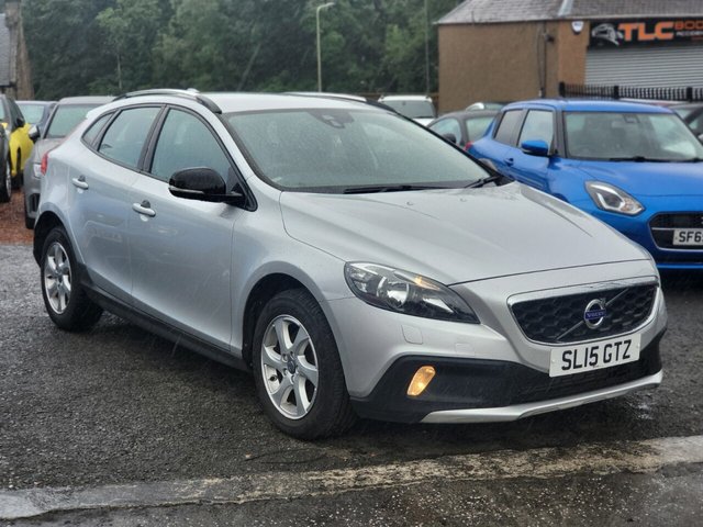 2015 15 VOLVO V40 1.6 D2 CROSS COUNTRY SE 5d 113 BHP THIS CAR COMES WITH 6 MONTHS WARRANTY BREAKDOWN COVER AND RECOVERY +   CRUISE CONTROL +  DAB RADIO +  BLUETOOTH PHONE+  AUDIO CONNECTIVITY+  USB CONNECTION+  FRONT HEATED SEATS+  COLLISION CONTROL+  RAIN SENSORS+  HALF LEATHER TRIM+  DUAL ZONE CLIMATE CONTROL+  16 INCH ALLOY WHEELS
