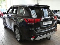 USED 2020 70 MITSUBISHI OUTLANDER 2.4 PHEV EXCEED SAFETY 5d 222 BHP SAT NAV HEATED LEATHER INTERIOR REAR VIEW CAMERA CRUISE CONTROL PARKING SENSORS 1 OWNER EXCELLENT SERVICE HISTORY MITSUBISHI WARRANTY TILL SEPT 2025