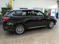 USED 2020 70 MITSUBISHI OUTLANDER 2.4 PHEV EXCEED SAFETY 5d 222 BHP SAT NAV HEATED LEATHER INTERIOR REAR VIEW CAMERA CRUISE CONTROL PARKING SENSORS 1 OWNER EXCELLENT SERVICE HISTORY MITSUBISHI WARRANTY TILL SEPT 2025
