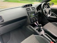 USED 2016 16 VOLKSWAGEN SCIROCCO 1.4 GT TSI BLUEMOTION TECHNOLOGY 2d 123 BHP RARE 2016 VW SCIROCCO GT BLUEMOTION TECH TSi 3DR - 1 FORMER KEEPER - FULL SERVICE HISTORY - SATELLITE NAVIGATION - 1/2 LEATHER SPORTS INTERIOR - 18 INCH GLOSS BLACK UPGRADE ALLOYS