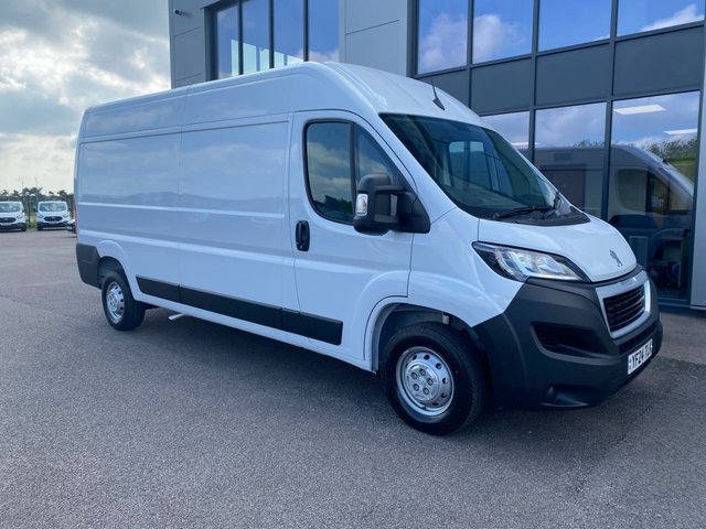 2024 24 Peugeot Boxer 2.2 BLUEHDI 335 L3H2 PROFESSIONAL PREMIUM PLUS 140PS **DELIVERY MILEAGE**