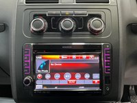 USED 2010 60 VOLKSWAGEN TOURAN 1.6 TDI S MPV 5dr Diesel Manual Euro 5 (105 ps) 