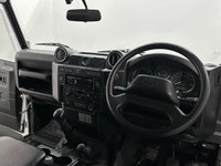 USED 2015 15 LAND ROVER DEFENDER 2.2 TD COUNTY STATION WAGON 5d 122 BHP 54665 Miles, Privacy Glass, Black Roof Rack , Side Runners , 3 Row Seating ,