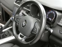 USED 2019 69 RENAULT KADJAR 1.3 GT LINE TCE 5d 139 BHP SAT NAV LEATHER REAR CAMERA PARKING SENSORS 2 OWNERS SERVICE HISTORY