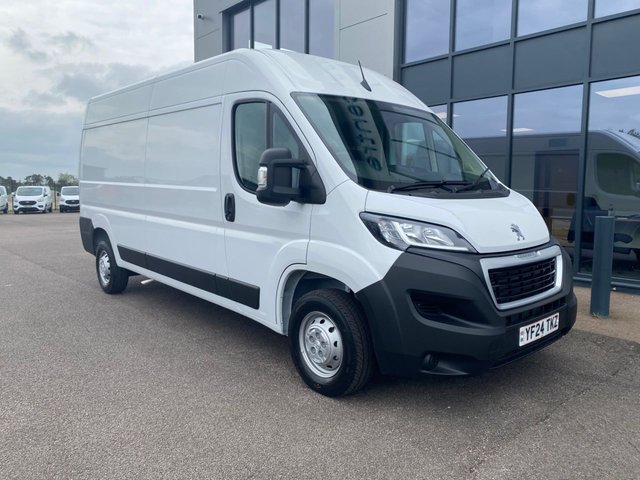 2024 24 Peugeot Boxer 2.2 BLUEHDI 335 L3H2 PROFESSIONAL PREMIUM PLUS 140PS **DELIVERY MILEAGE**