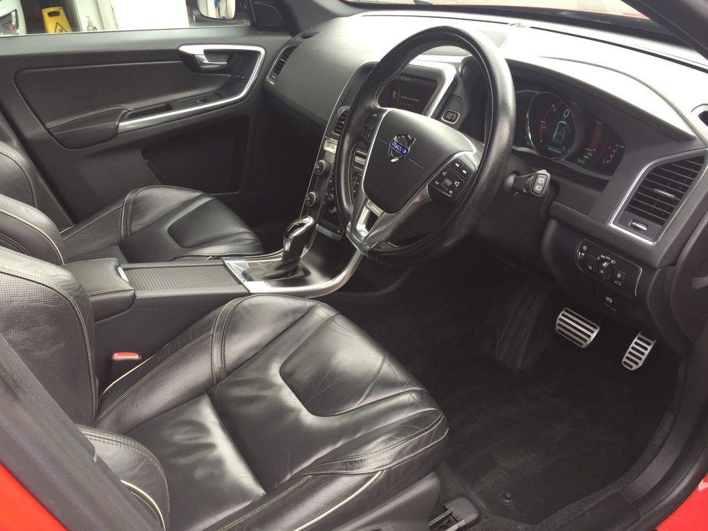 USED 2013 13 VOLVO XC60 2.4 D5 R-DESIGN LUX NAV AWD 5d 212 BHP WINTER PACK REAR SEAT ENTERTAINMENT