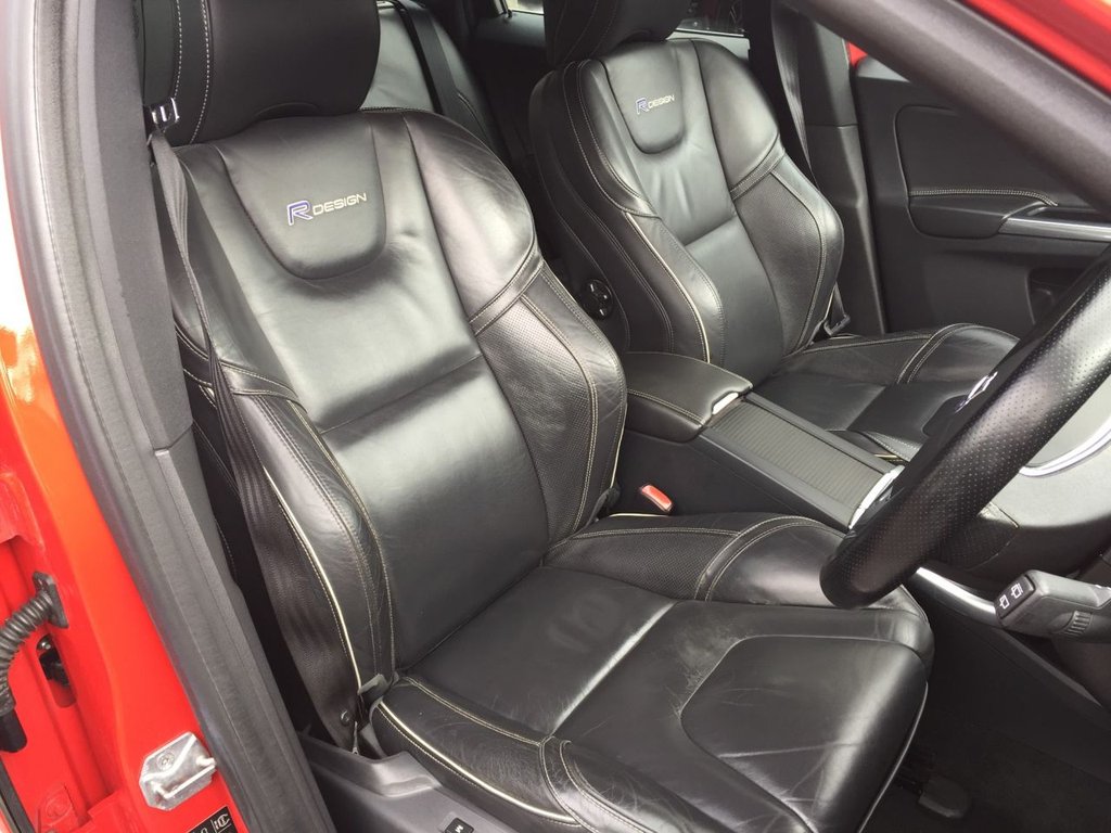 USED 2013 13 VOLVO XC60 2.4 D5 R-DESIGN LUX NAV AWD 5d 212 BHP WINTER PACK REAR SEAT ENTERTAINMENT