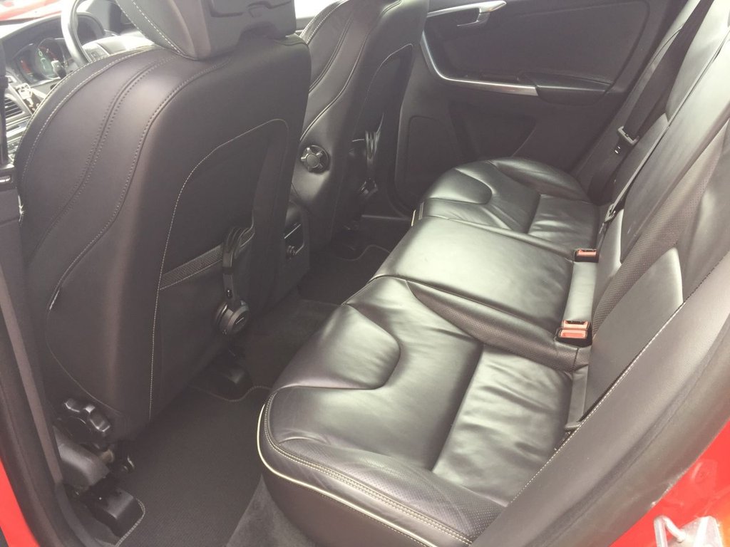 USED 2013 13 VOLVO XC60 2.4 D5 R-DESIGN LUX NAV AWD 5d 212 BHP WINTER PACK REAR SEAT ENTERTAINMENT