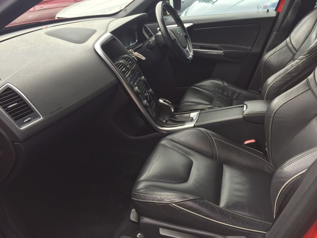 USED 2013 13 VOLVO XC60 2.4 D5 R-DESIGN LUX NAV AWD 5d 212 BHP WINTER PACK REAR SEAT ENTERTAINMENT