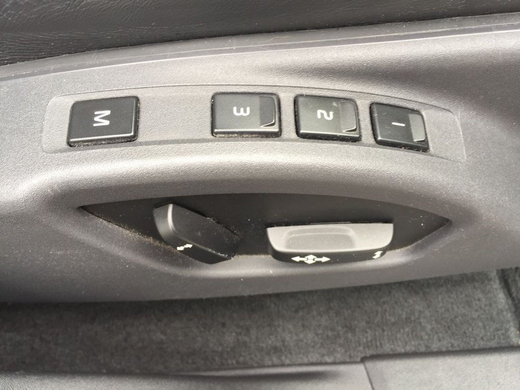 USED 2013 13 VOLVO XC60 2.4 D5 R-DESIGN LUX NAV AWD 5d 212 BHP WINTER PACK REAR SEAT ENTERTAINMENT