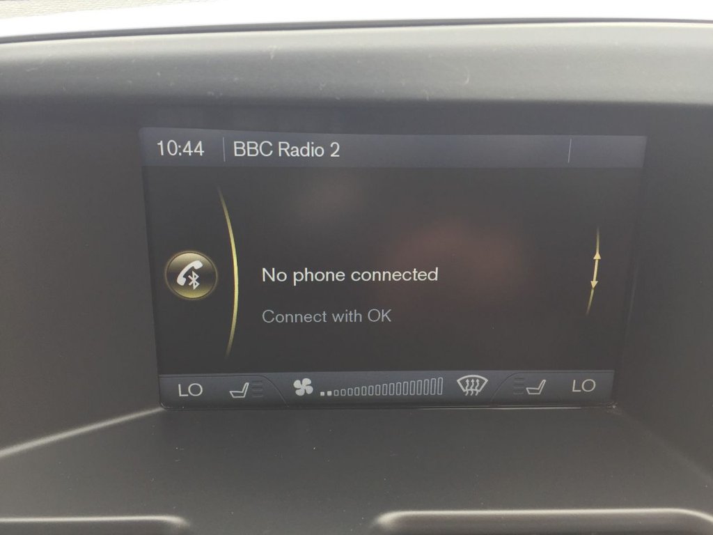 USED 2013 13 VOLVO XC60 2.4 D5 R-DESIGN LUX NAV AWD 5d 212 BHP WINTER PACK REAR SEAT ENTERTAINMENT
