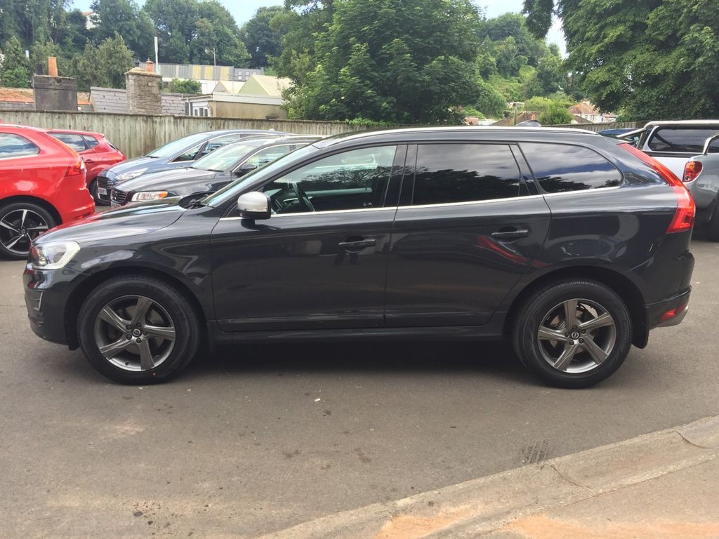 USED 2015 15 VOLVO XC60 2.4 D5 R-DESIGN LUX NAV AWD 5d 212 BHP DRIVERS SUPPORT PACK / WINTER PACK