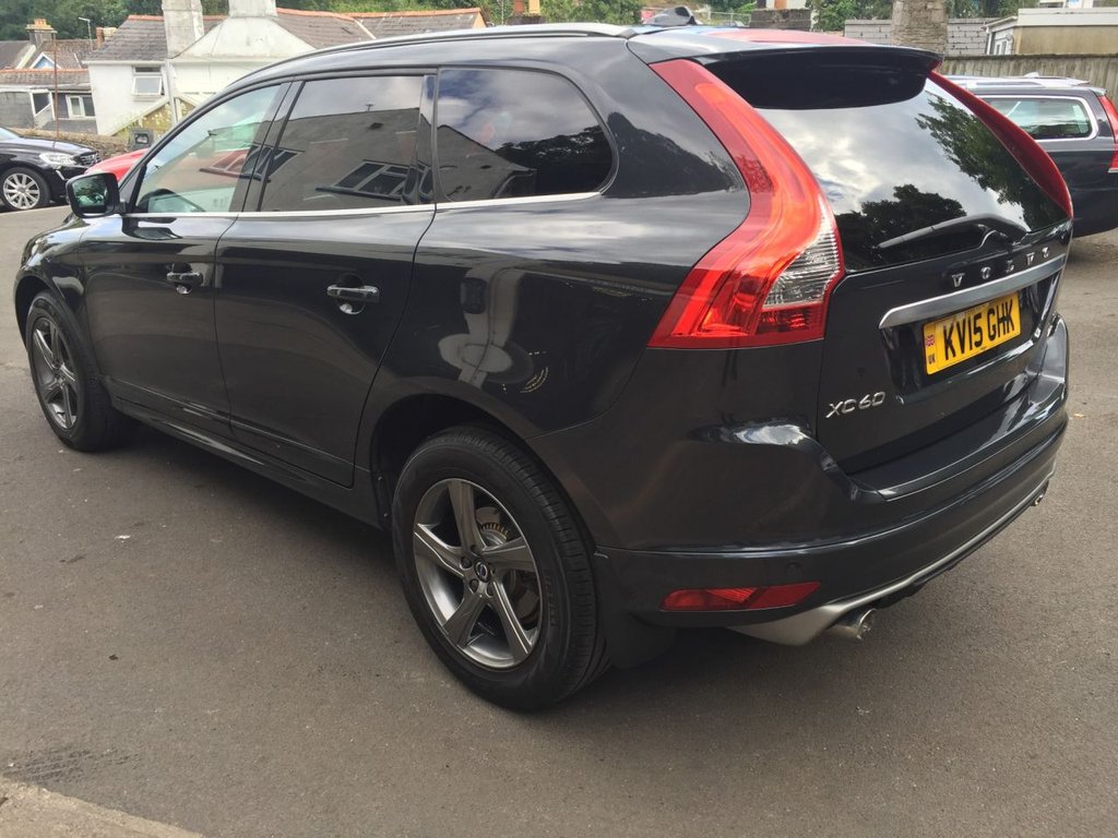 USED 2015 15 VOLVO XC60 2.4 D5 R-DESIGN LUX NAV AWD 5d 212 BHP DRIVERS SUPPORT PACK / WINTER PACK