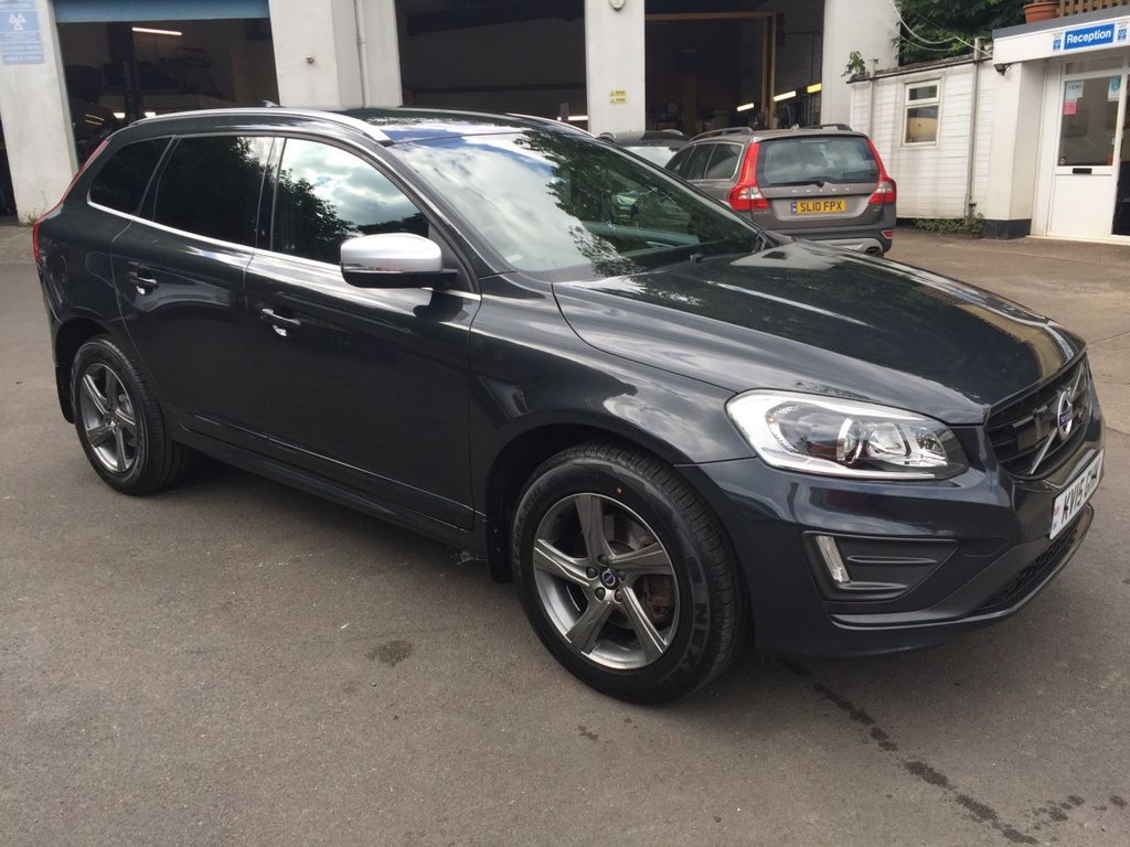 USED 2015 15 VOLVO XC60 2.4 D5 R-DESIGN LUX NAV AWD 5d 212 BHP DRIVERS SUPPORT PACK / WINTER PACK