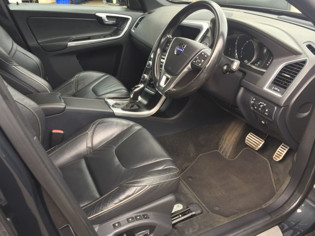 USED 2015 15 VOLVO XC60 2.4 D5 R-DESIGN LUX NAV AWD 5d 212 BHP DRIVERS SUPPORT PACK / WINTER PACK