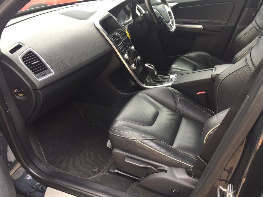 USED 2015 15 VOLVO XC60 2.4 D5 R-DESIGN LUX NAV AWD 5d 212 BHP DRIVERS SUPPORT PACK / WINTER PACK