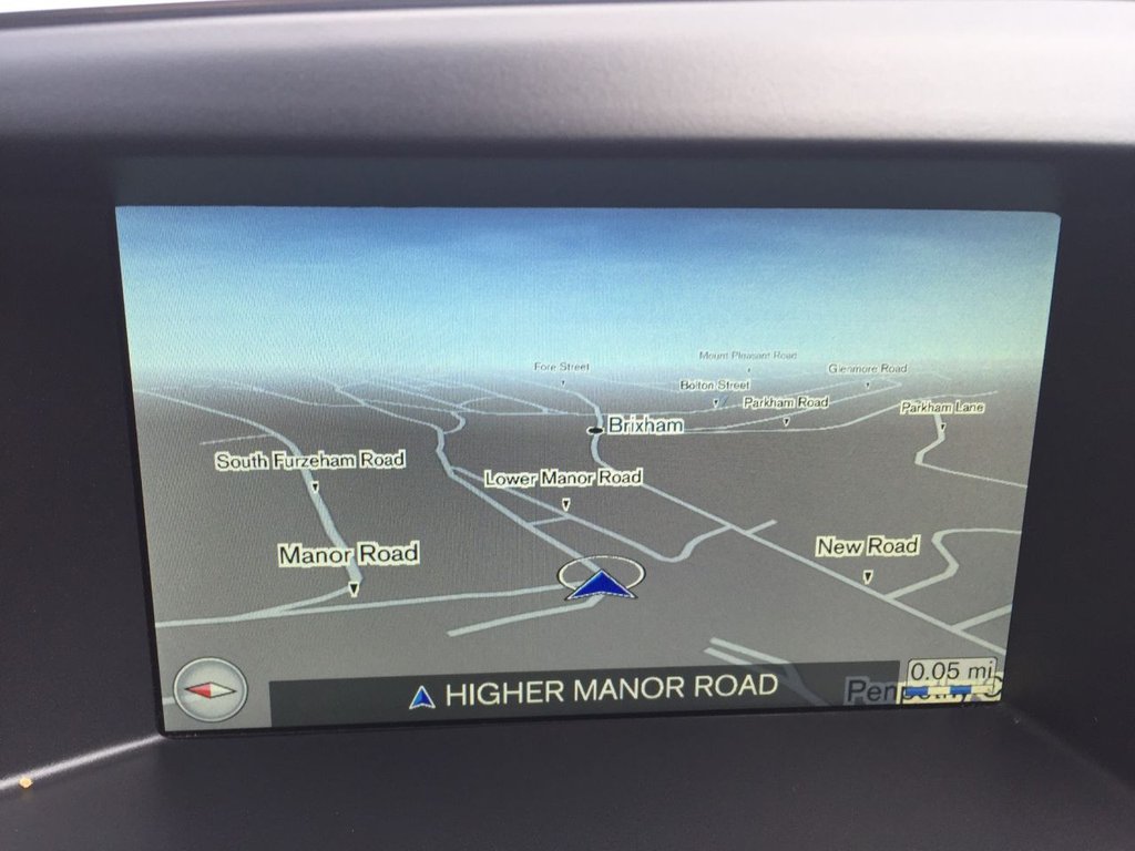 USED 2015 15 VOLVO XC60 2.4 D5 R-DESIGN LUX NAV AWD 5d 212 BHP DRIVERS SUPPORT PACK / WINTER PACK