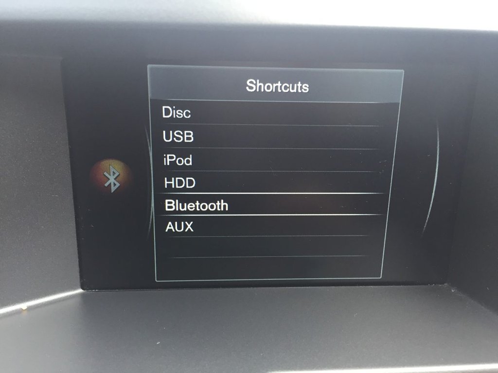 USED 2015 15 VOLVO XC60 2.4 D5 R-DESIGN LUX NAV AWD 5d 212 BHP DRIVERS SUPPORT PACK / WINTER PACK