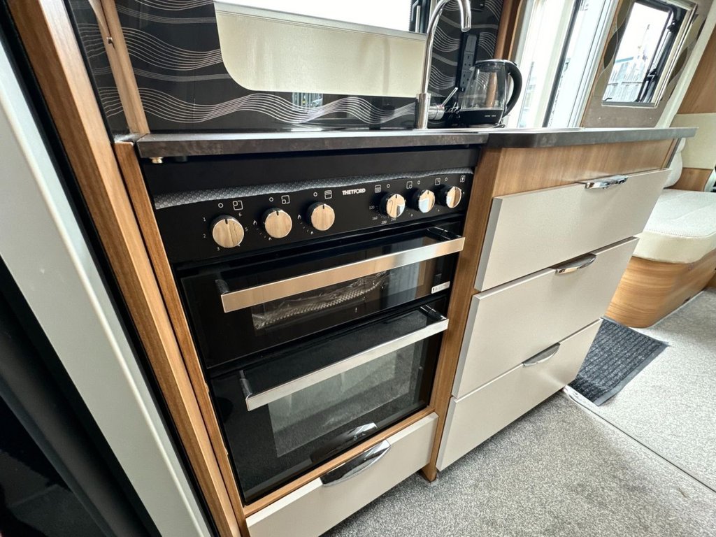 USED 2021 71 BAILEY AUTOGRAPH 81-6 2.2  TOTALLY AS NEW CONDITION