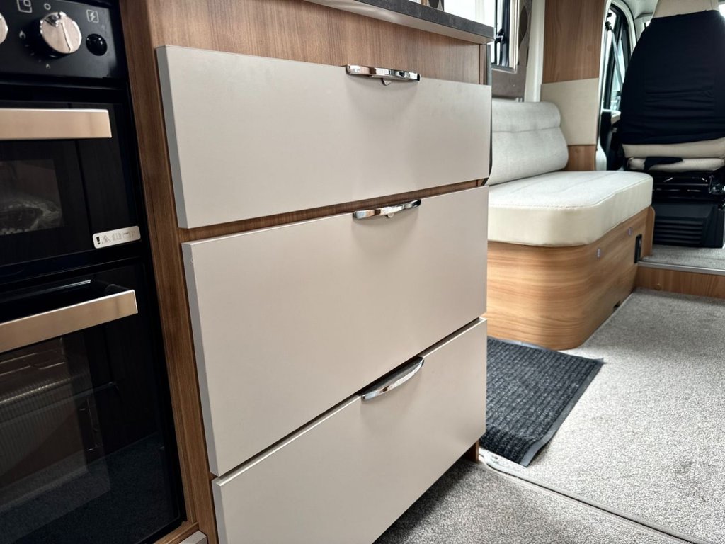 USED 2021 71 BAILEY AUTOGRAPH 81-6 2.2  TOTALLY AS NEW CONDITION