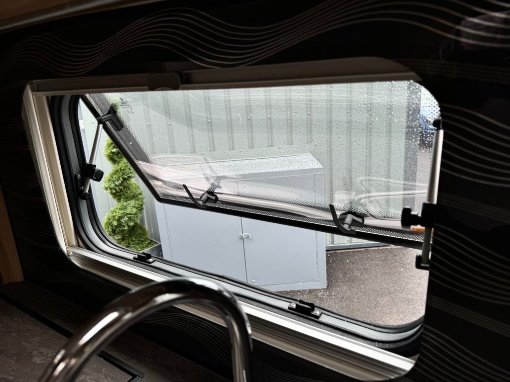 USED 2021 71 BAILEY AUTOGRAPH 81-6 2.2  TOTALLY AS NEW CONDITION