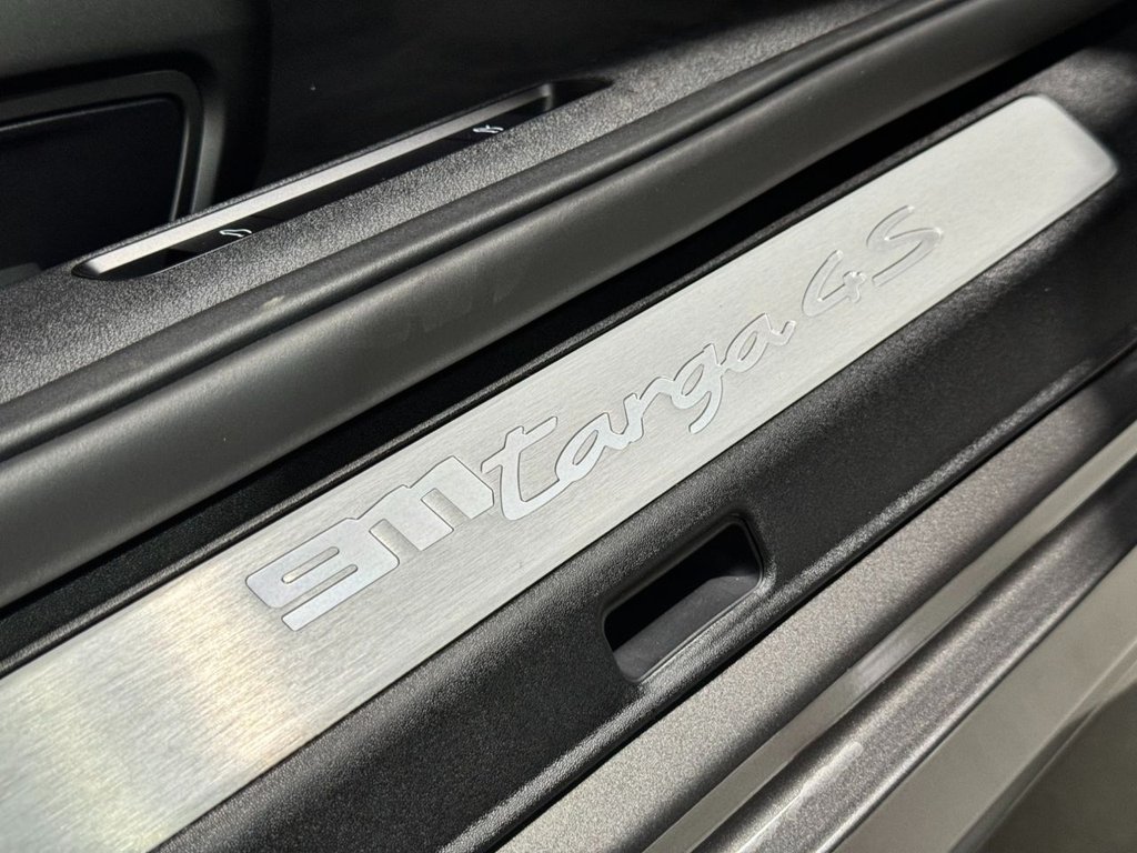 USED 2021 71 PORSCHE 911 3.0 TARGA 4S 2d 444 BHP STUNNING 1 OWNER TARGA 4S