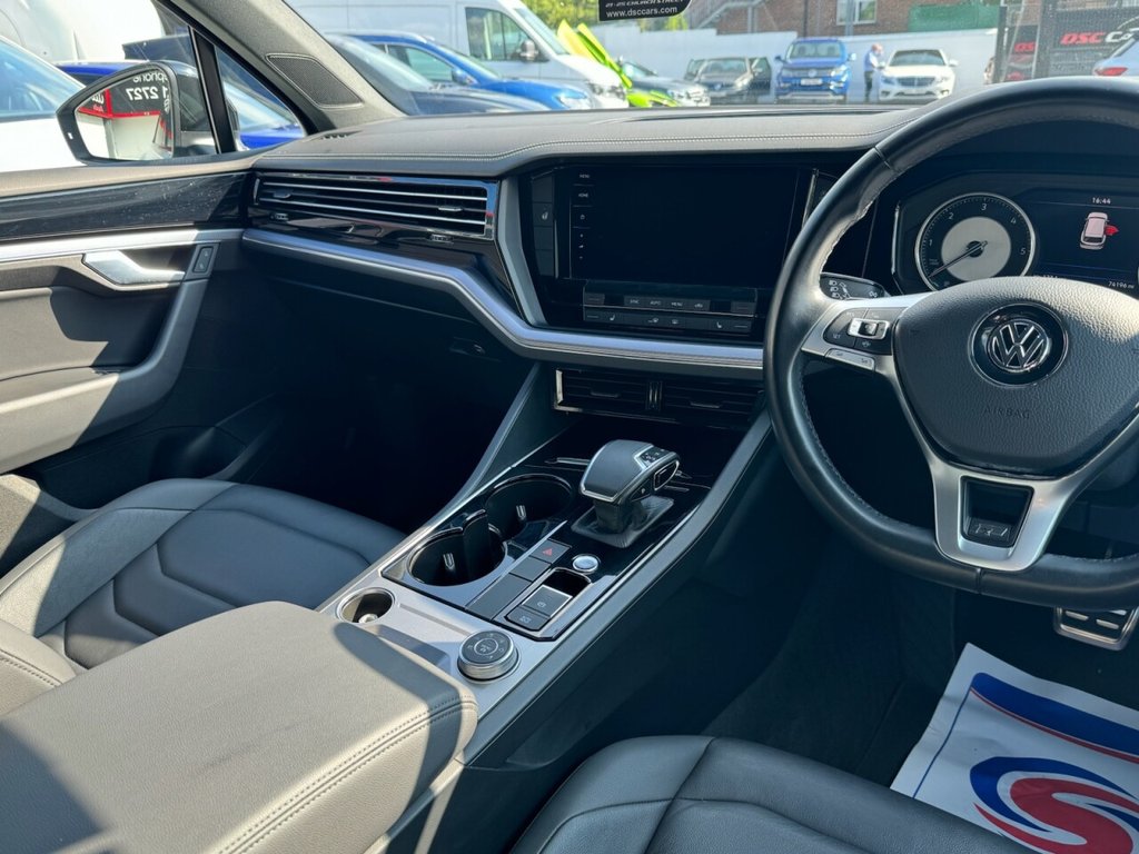 USED 2019 VOLKSWAGEN TOUAREG 3.0 V6 R-LINE TDI 5d 282 BHP PARKING CAM /SAT NAV/ LEATHER SEATS