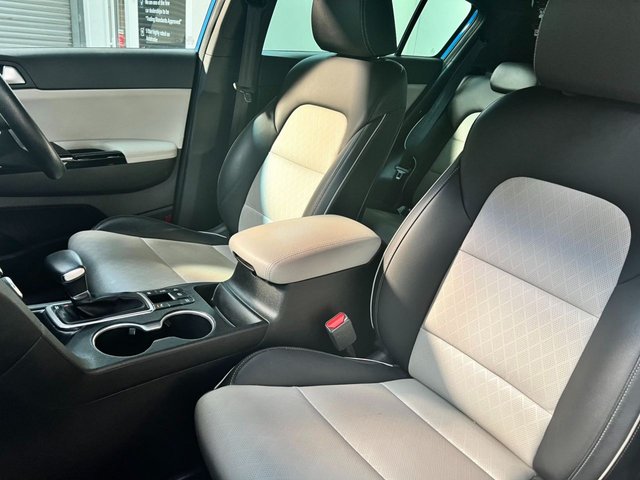 View our KIA SPORTAGE