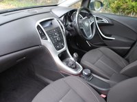 USED 2010 60 VAUXHALL ASTRA 1.6 SRI 5d 113 BHP www.suffolkcarcentre.co.uk - Located at Ilketshall
