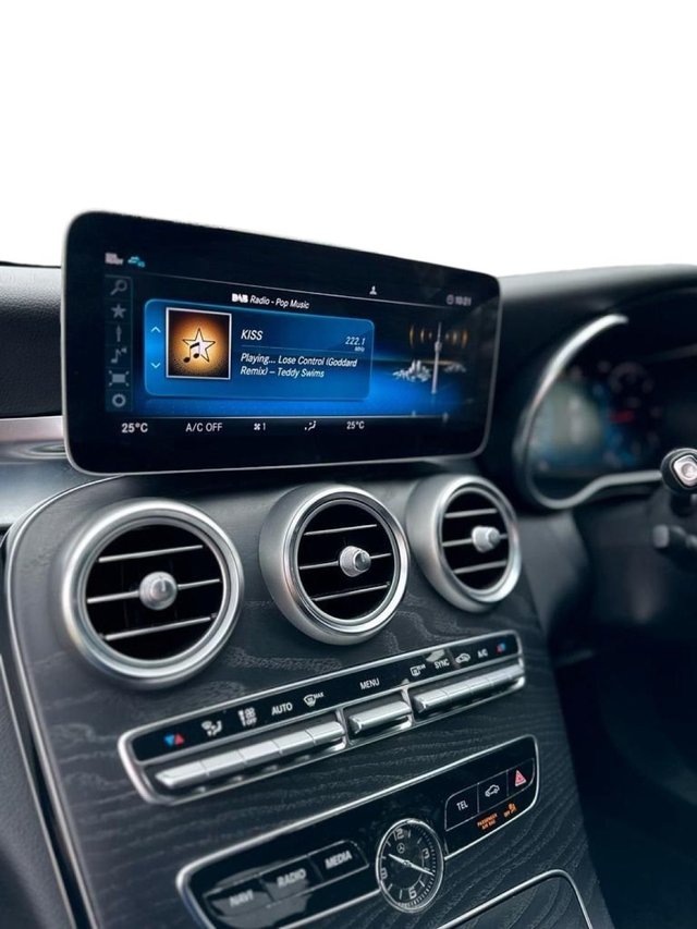 2020 Mercedes-Benz C-CLASS - Photo 8