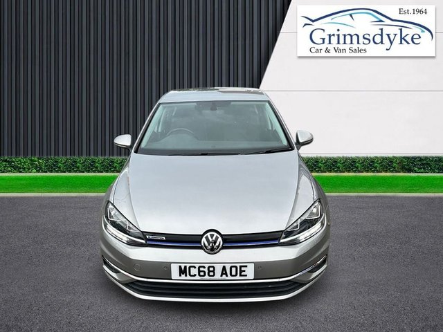 View our VOLKSWAGEN GOLF