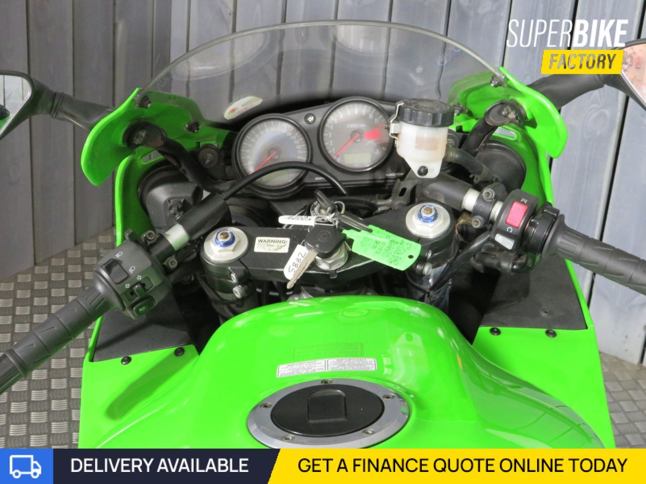 か 2004 KAWASAKI ZX-9R GREEN with 24230 miles - Used Motorbikes