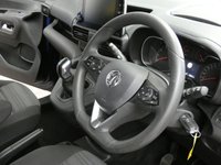 USED 2020 20 VAUXHALL COMBO LIFE 1.5 ENERGY XL S/S 5d 101 BHP 7 SEATS, PRIVACY GLASS, SMART PHONE CONNECTIVITY.  AIR CON CRUISE CONTROL PARKING SENSORS 1 OWNER SERVICE HISTORY 6 MONTHS GOLD WARRANTY
