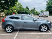 USED 2015 65 VOLVO V40 2.0 D2 R-DESIGN NAV 5d EURO 6 118 BHP LOW MILES+LEATHER+SAT NAV+ULEZ