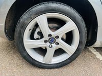 USED 2015 65 VOLVO V40 2.0 D2 R-DESIGN NAV 5d EURO 6 118 BHP LOW MILES+LEATHER+SAT NAV+ULEZ