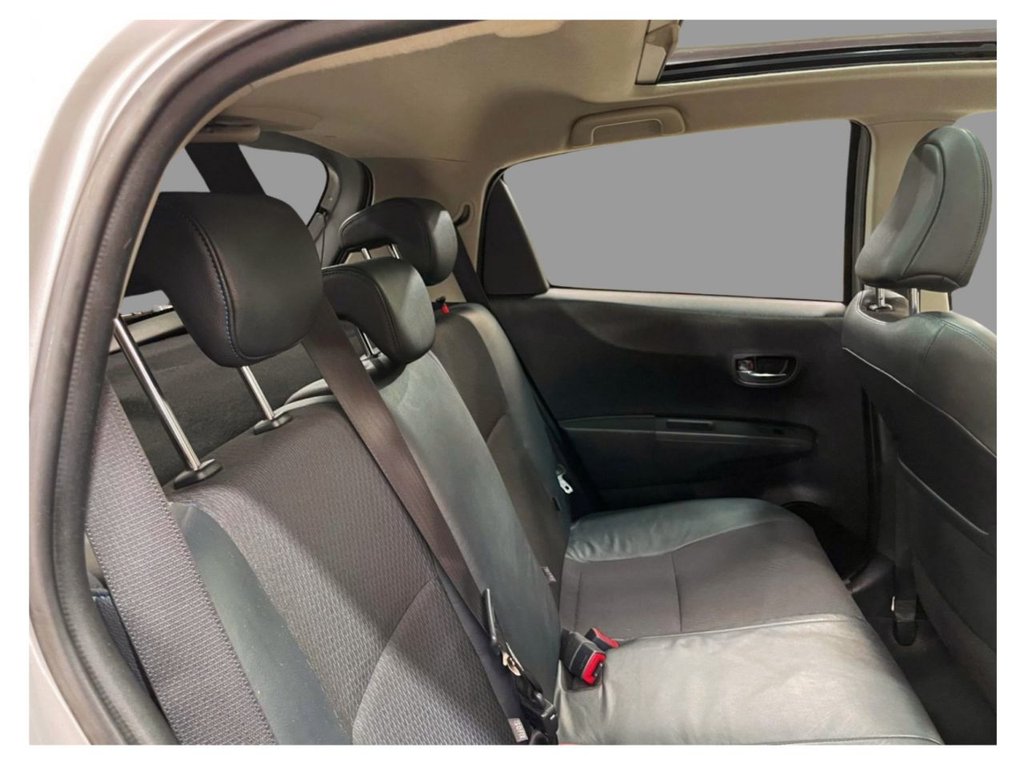 USED 2012 62 TOYOTA YARIS 1.5 T SPIRIT HYBRID  5d 75 BHP PANORAMIC ROOF+NAV+REAR CAMERA