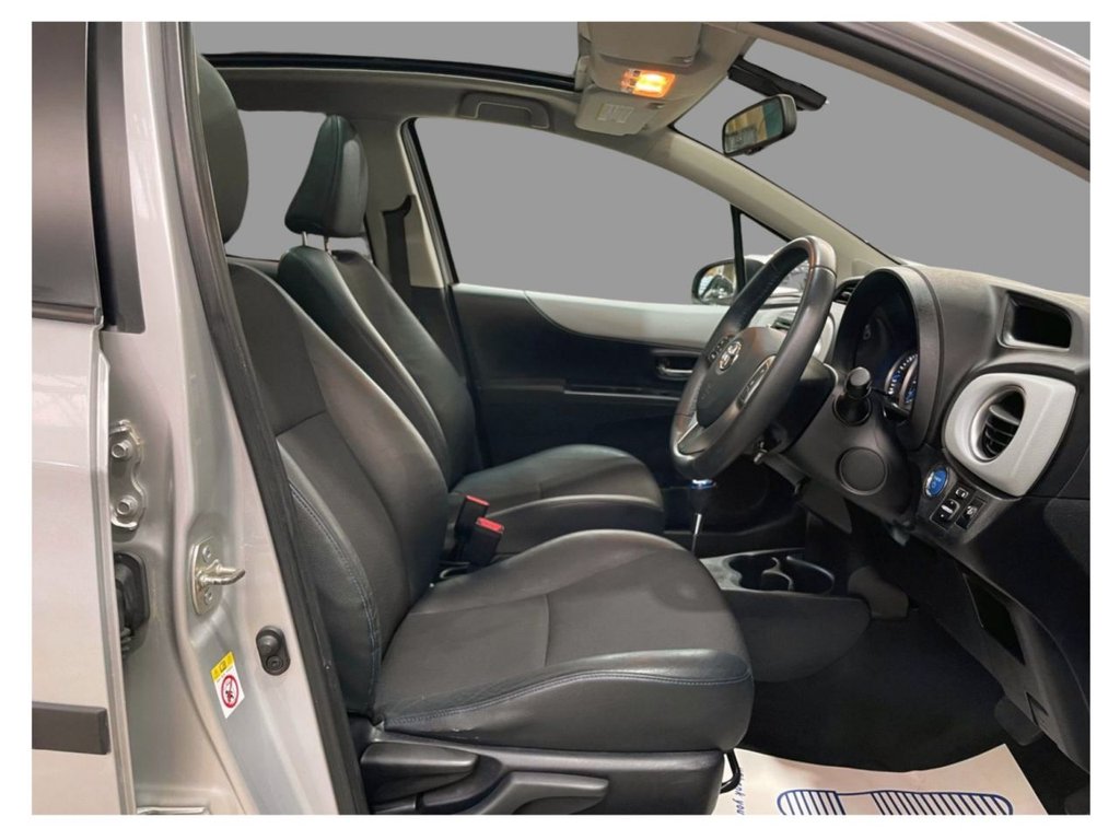 USED 2012 62 TOYOTA YARIS 1.5 T SPIRIT HYBRID  5d 75 BHP PANORAMIC ROOF+NAV+REAR CAMERA