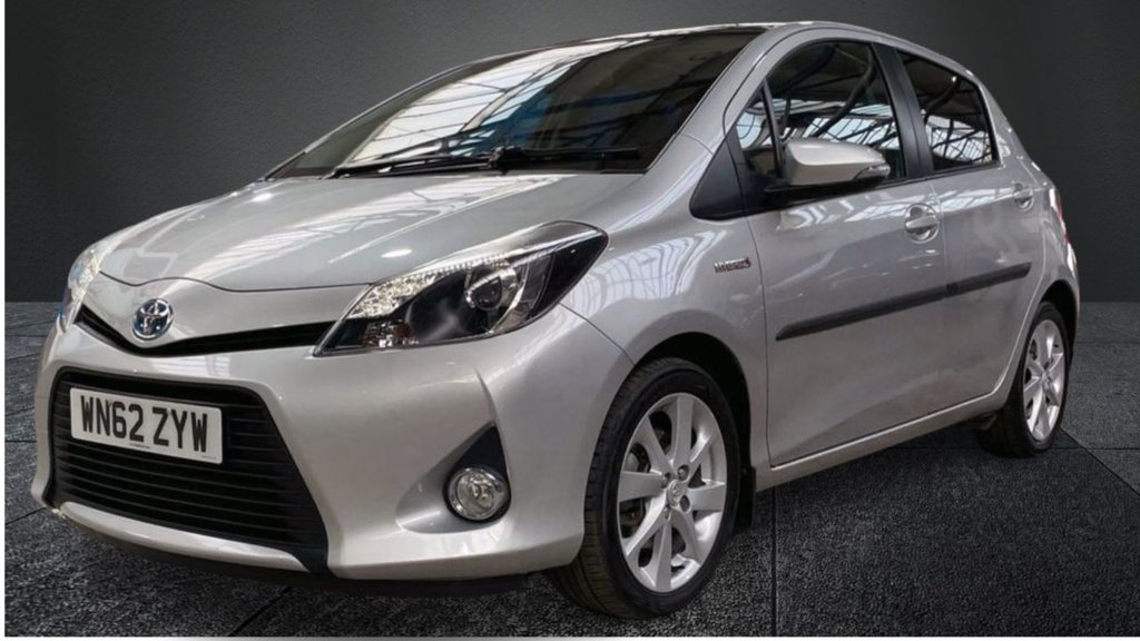 USED 2012 62 TOYOTA YARIS 1.5 T SPIRIT HYBRID  5d 75 BHP PANORAMIC ROOF+NAV+REAR CAMERA