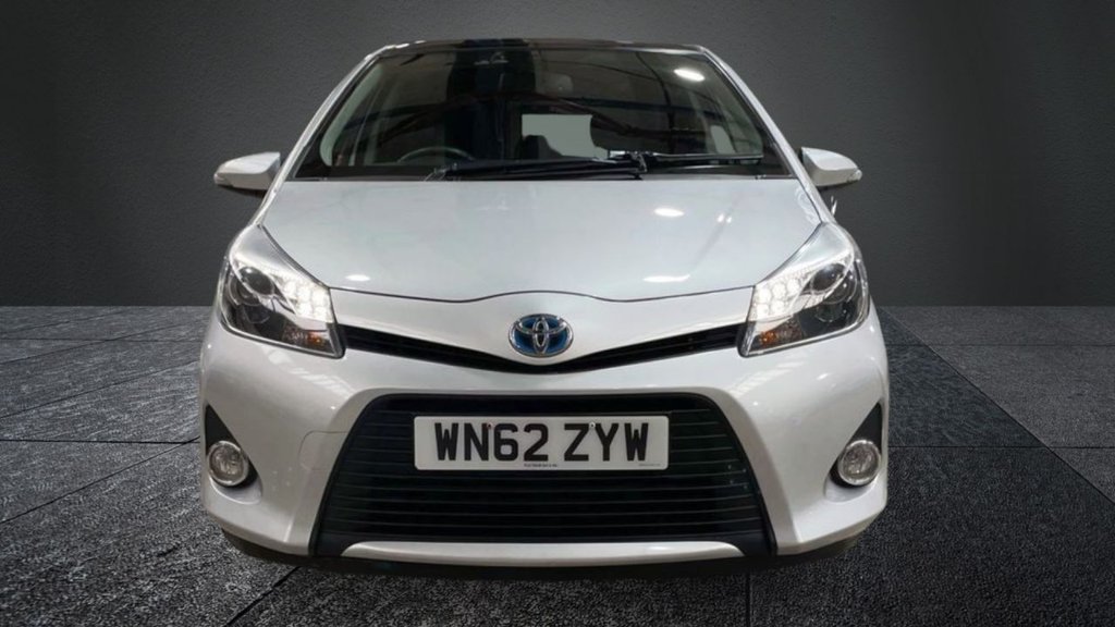 USED 2012 62 TOYOTA YARIS 1.5 T SPIRIT HYBRID  5d 75 BHP PANORAMIC ROOF+NAV+REAR CAMERA