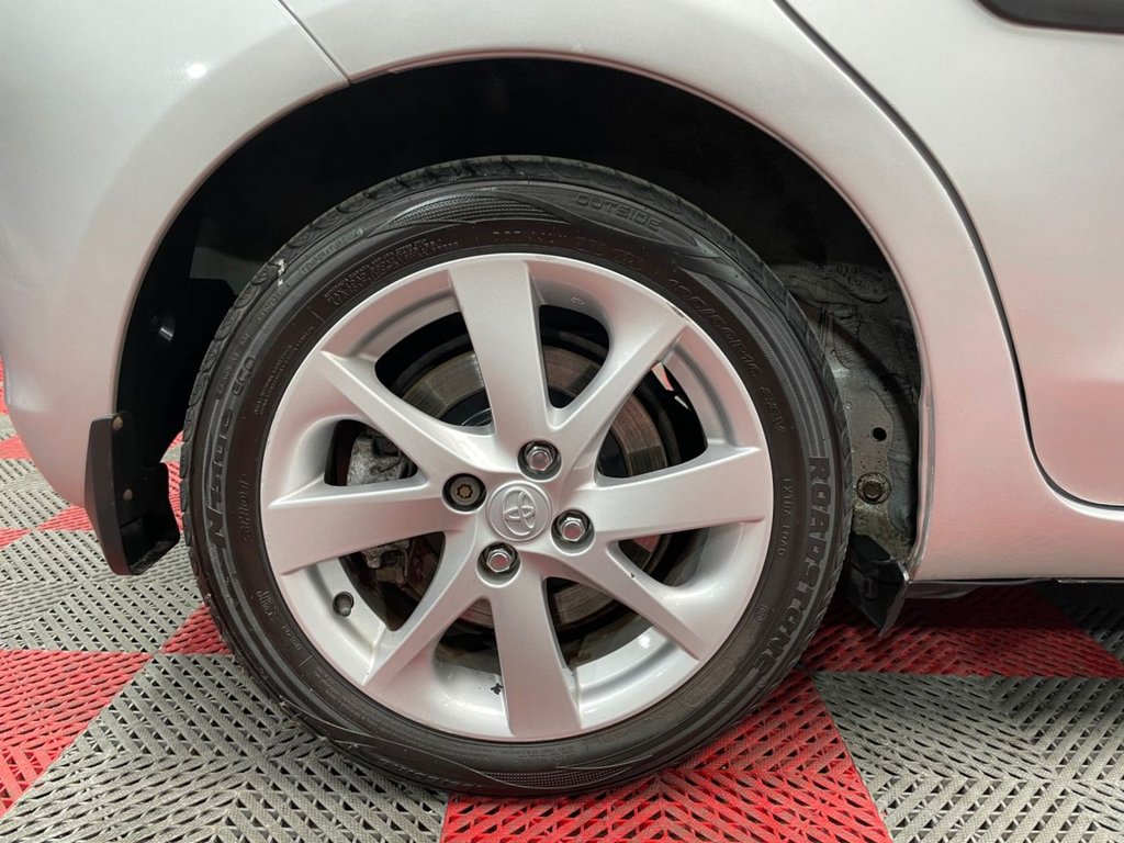 USED 2012 62 TOYOTA YARIS 1.5 T SPIRIT HYBRID  5d 75 BHP PANORAMIC ROOF+NAV+REAR CAMERA