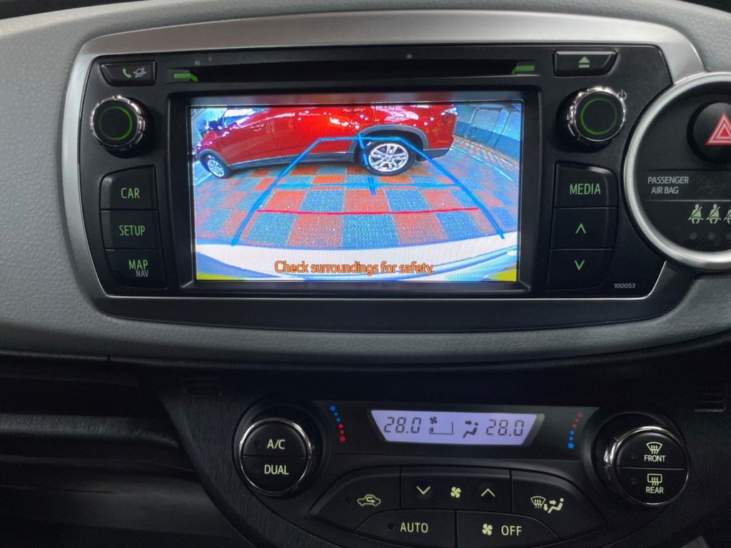 USED 2012 62 TOYOTA YARIS 1.5 T SPIRIT HYBRID  5d 75 BHP PANORAMIC ROOF+NAV+REAR CAMERA
