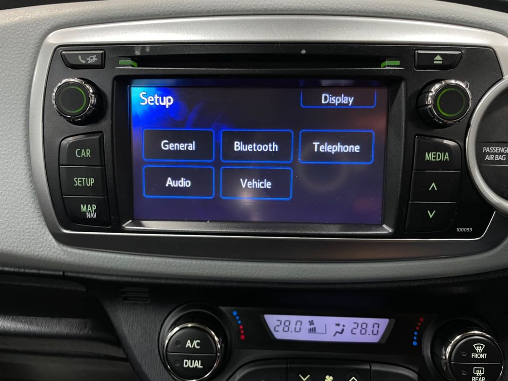 USED 2012 62 TOYOTA YARIS 1.5 T SPIRIT HYBRID  5d 75 BHP PANORAMIC ROOF+NAV+REAR CAMERA