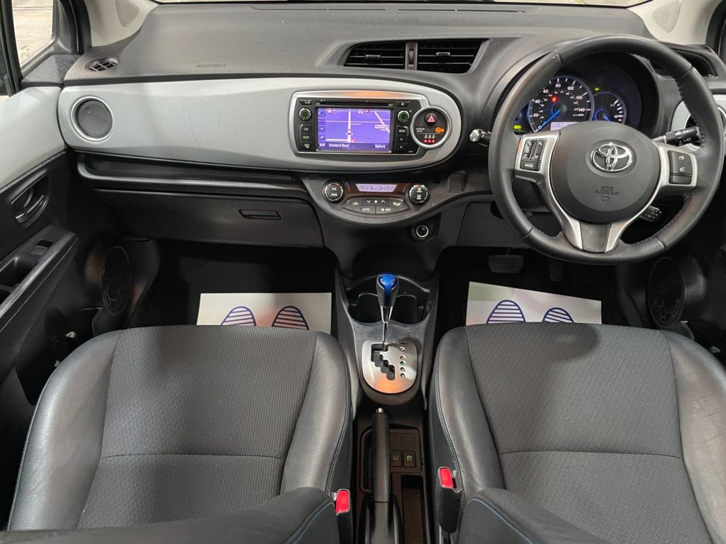 USED 2012 62 TOYOTA YARIS 1.5 T SPIRIT HYBRID  5d 75 BHP PANORAMIC ROOF+NAV+REAR CAMERA