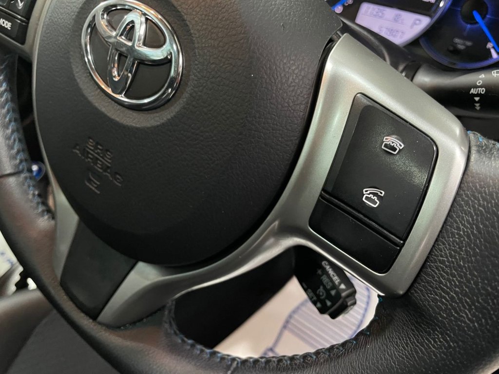 USED 2012 62 TOYOTA YARIS 1.5 T SPIRIT HYBRID  5d 75 BHP PANORAMIC ROOF+NAV+REAR CAMERA