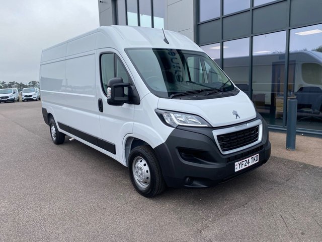2024 24 Peugeot Boxer 2.2 BLUEHDI 335 L3H2 PROFESSIONAL PREMIUM PLUS 140PS **DELIVERY MILEAGE**