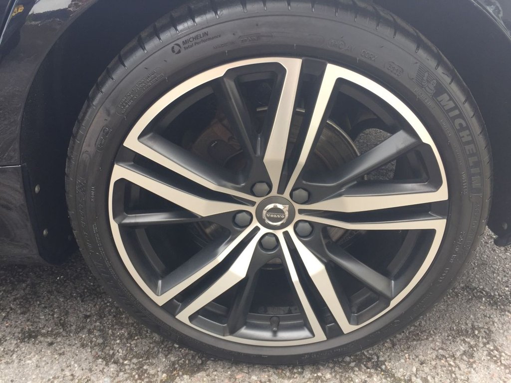 USED 2019 19 VOLVO V60 2.0 D4 R-DESIGN PRO 5d 188 BHP GREAT VALUE V60 R DESIGN