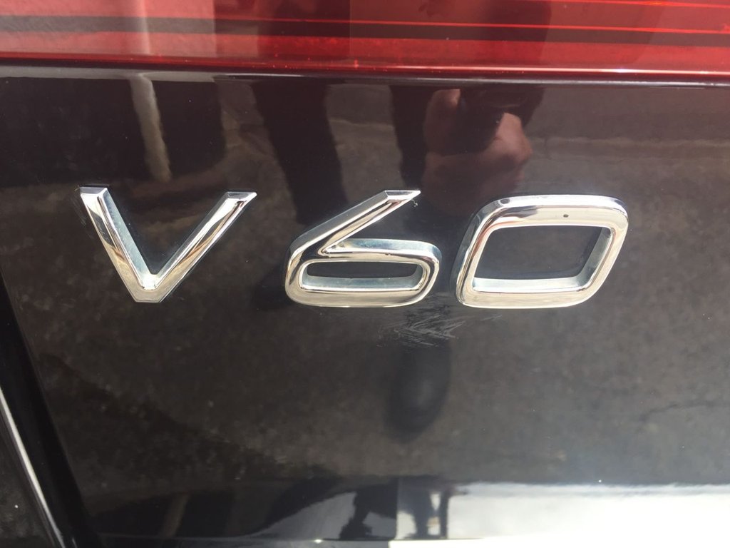 USED 2019 19 VOLVO V60 2.0 D4 R-DESIGN PRO 5d 188 BHP GREAT VALUE V60 R DESIGN