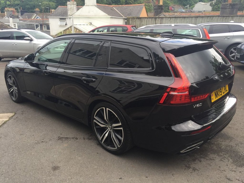 USED 2019 19 VOLVO V60 2.0 D4 R-DESIGN PRO 5d 188 BHP GREAT VALUE V60 R DESIGN