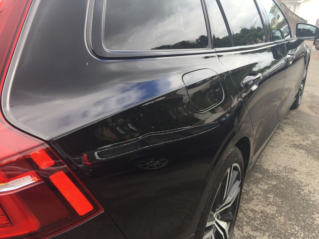 USED 2019 19 VOLVO V60 2.0 D4 R-DESIGN PRO 5d 188 BHP GREAT VALUE V60 R DESIGN