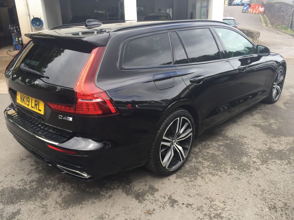 USED 2019 19 VOLVO V60 2.0 D4 R-DESIGN PRO 5d 188 BHP GREAT VALUE V60 R DESIGN